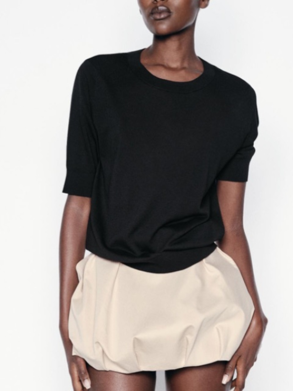 NWOT! Zara Plain Knit Basic Short Sleeve Light Weight Sweater Tee Black
